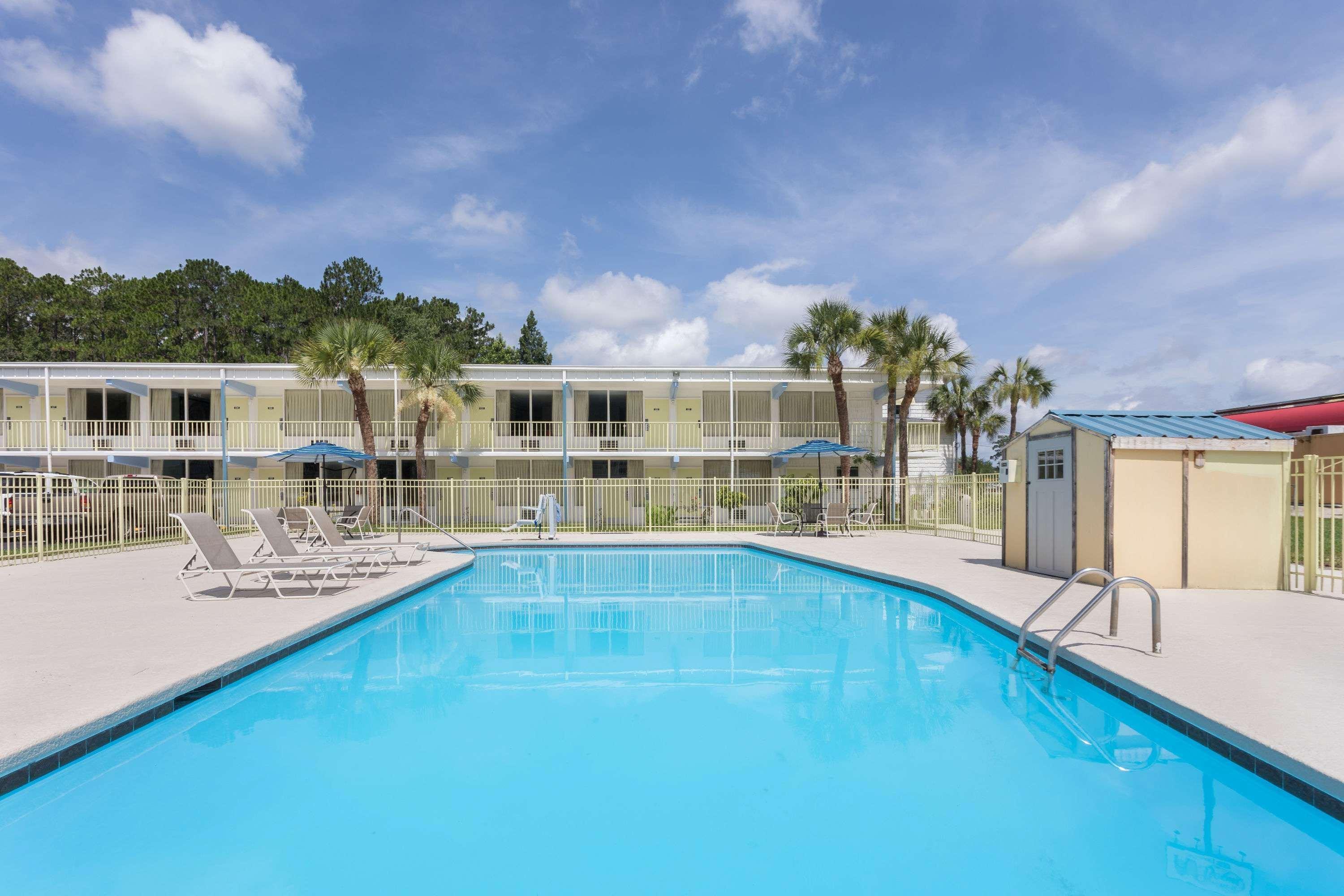 Hotel Super 8 By Wyndham Kingsland I-95 Naval Base Area Exterior foto